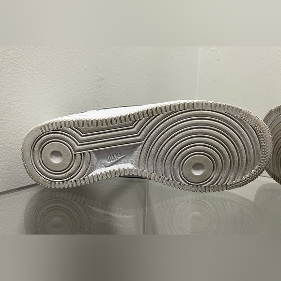 Nike Air Force 1 White Sneakers Size 6.5Y - Picture 7 of 8